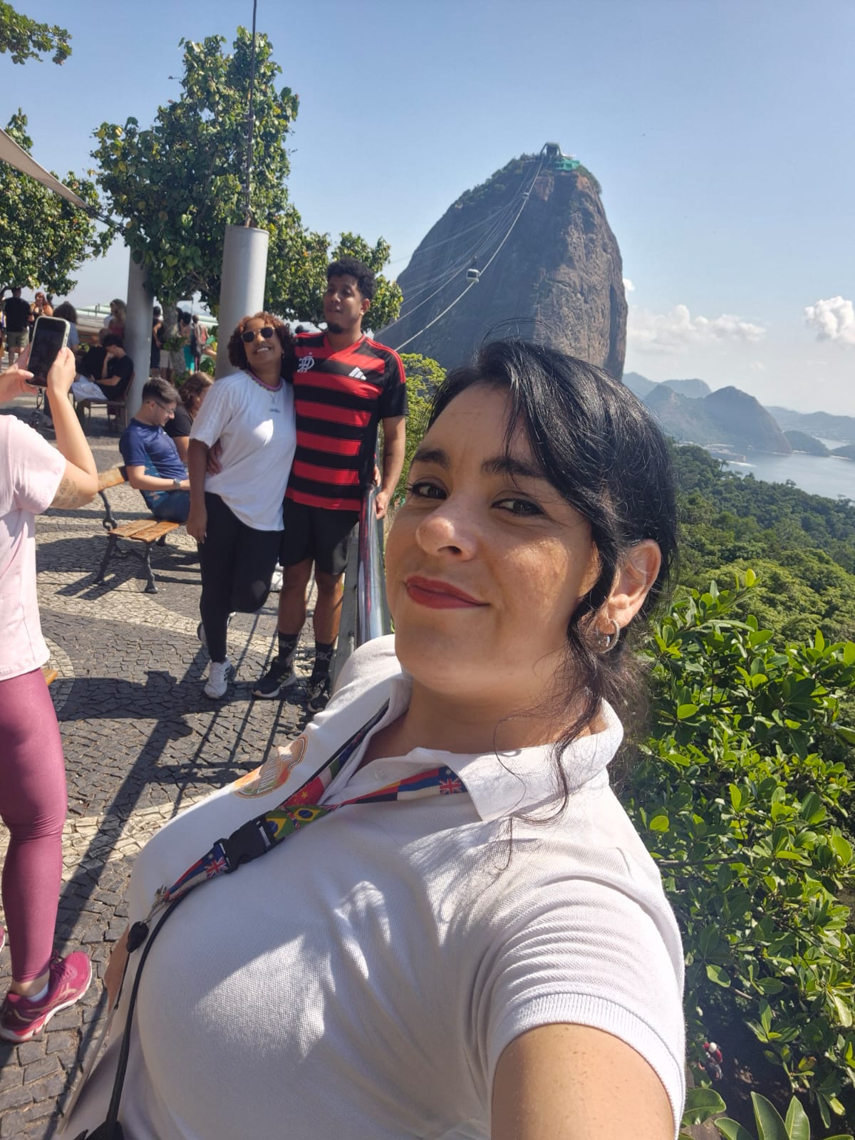 Guía Virginia en Pão de Açúcar con visitantes